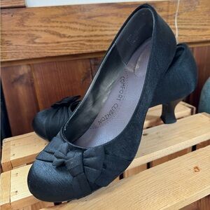 Jellypop Women’s Kitten Heel Pumps Size 8.5 Black Heel Round Toe Slip On Bow